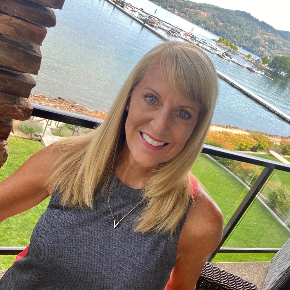 Meet your Posher, Lori